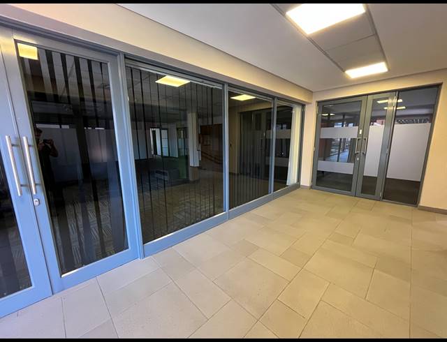 374M² OFFICE TO LET IN MILNERTON CENTRAL